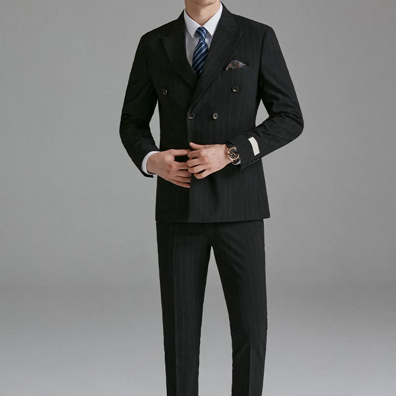 MEN'S PINSTRIPE DOUBLE-BRESASTED SUIT