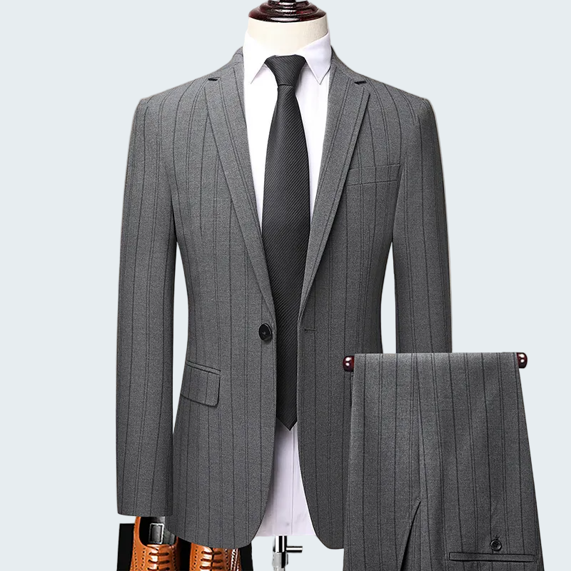 MEN'S PINSTRIPED SUIT WITH LARGE-SIZE PANTS