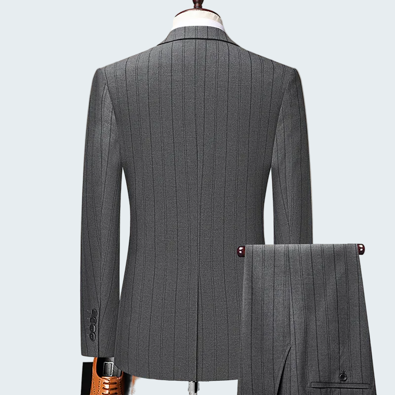 MEN'S PINSTRIPED SUIT WITH LARGE-SIZE PANTS