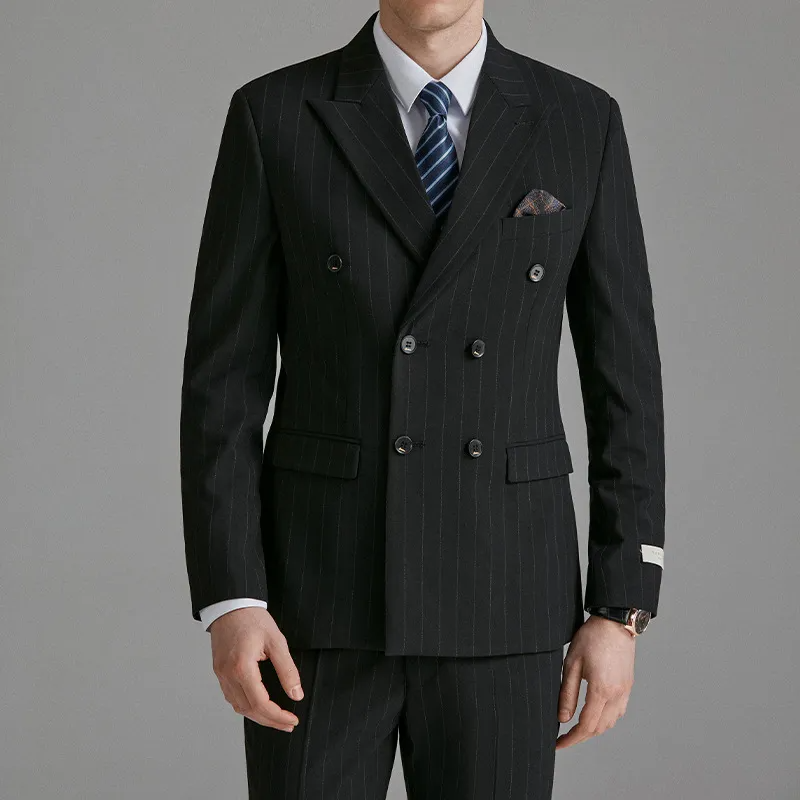 MEN'S PINSTRIPE DOUBLE-BRESASTED SUIT
